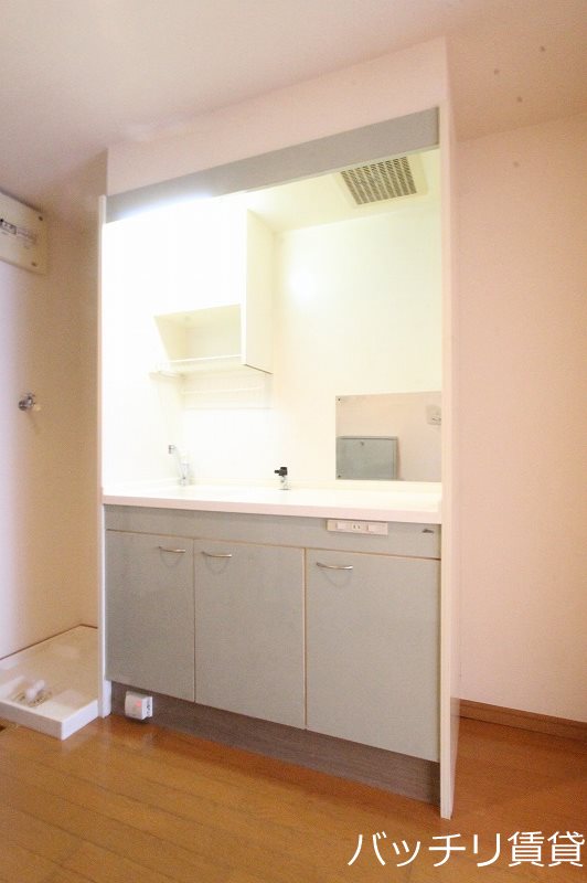 キッチン　同型タイプの為、現状を優先致します。