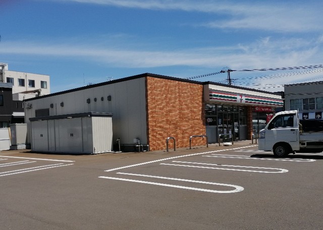 コンビニ　セブンイレブン　大仙上栄町店（コンビニ）まで1000m