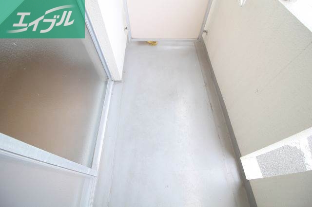 バルコニー　同物件別部屋の写真です