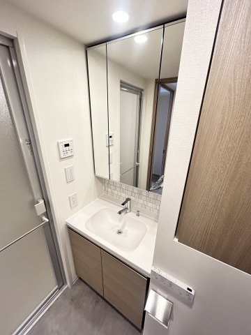 バルコニー　開放的で明るい空間を演出してくれるバルコニーです