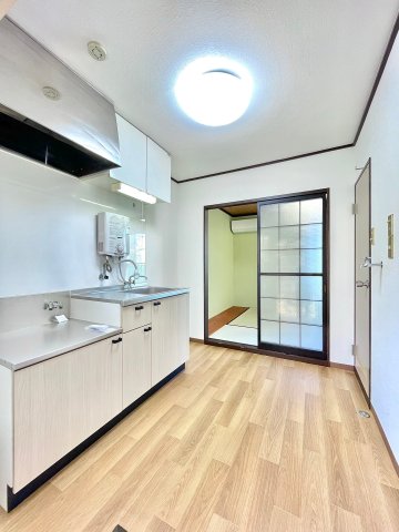 居室・リビング　★2024.6キッチン・床・壁紙リフォーム済★