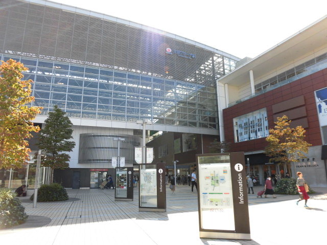 ショッピングセンター　たまプラーザテラス（ショッピングセンター）まで400m