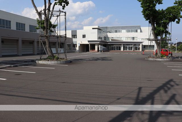 中学校　青翔中学校（中学校）まで1120m