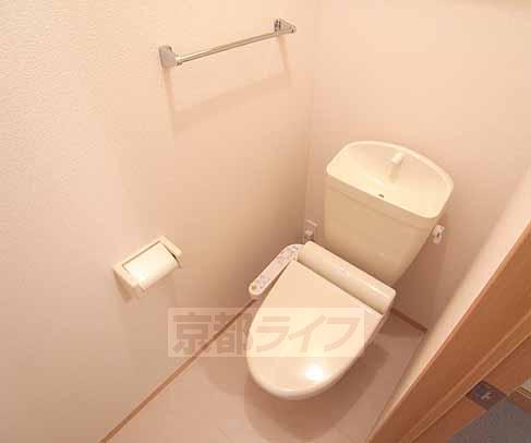 トイレ　ウォシュレット付きのトイレです。
