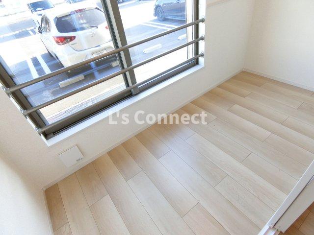 その他　サンルームで天気を気にせず洗濯できます。