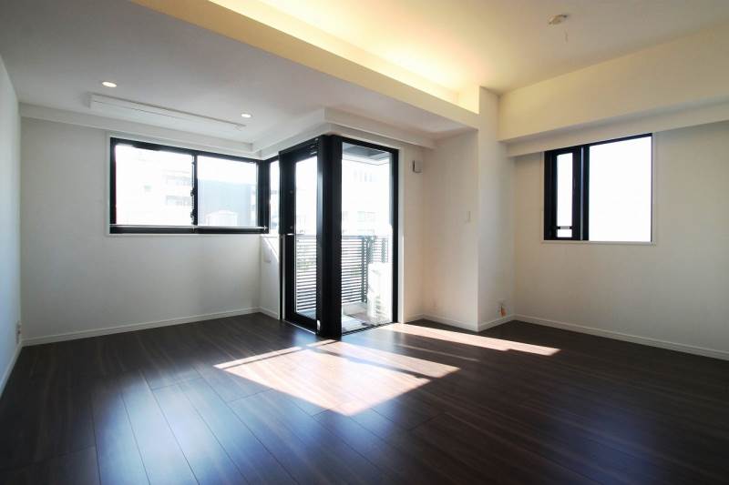 居室・リビング　２面採光のＬＤＫ