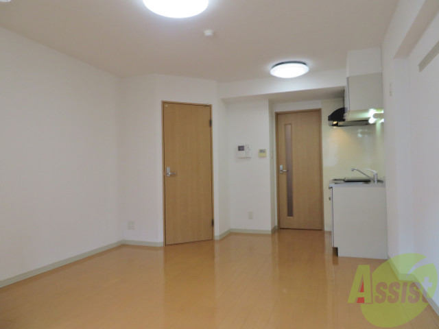 居室・リビング　広めのリビングです。のびのびできますね。