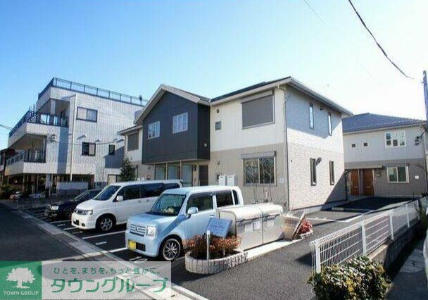 建物外観　駐車場