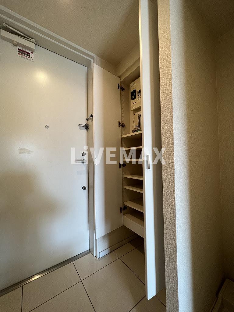 玄関　内見予約受付中！