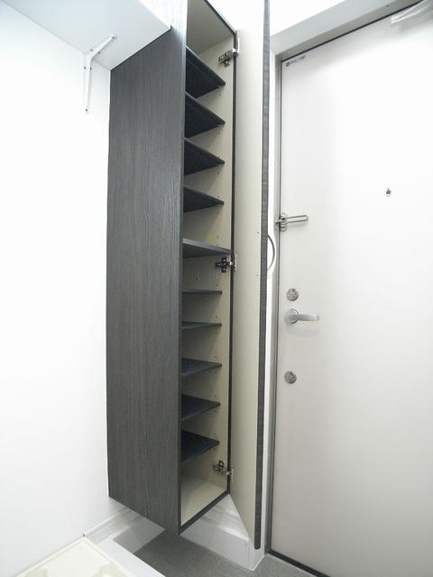 収納　収納　シューズボックス