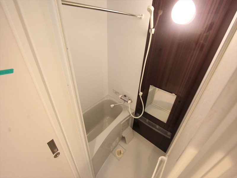 バス・シャワールーム　浴室暖房乾燥機　24時間換気機能付バスルーム　同型写真