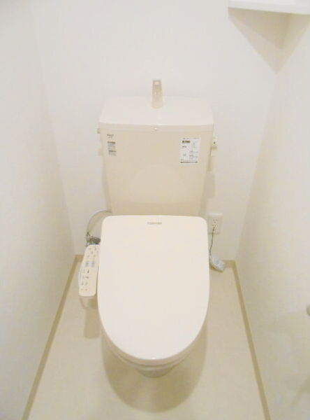 トイレ　ウォシュレット付き☆