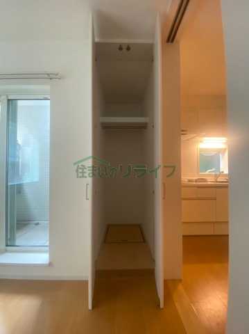 収納　Hale Laule’a（画像は別部屋の参考写真となります）