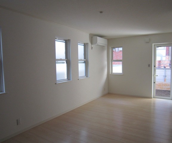 居室・リビング　内観※別部屋参考写真