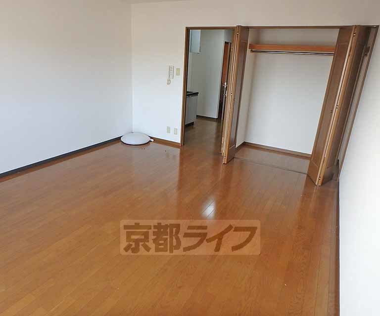 居室・リビング　広々としたお部屋です