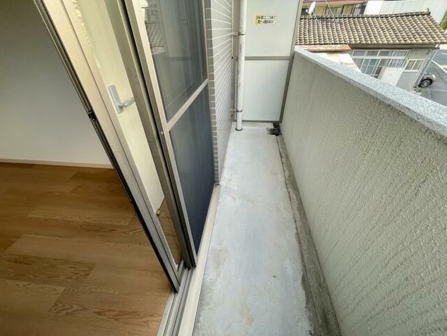 バルコニー　退去前のため現況を優先します