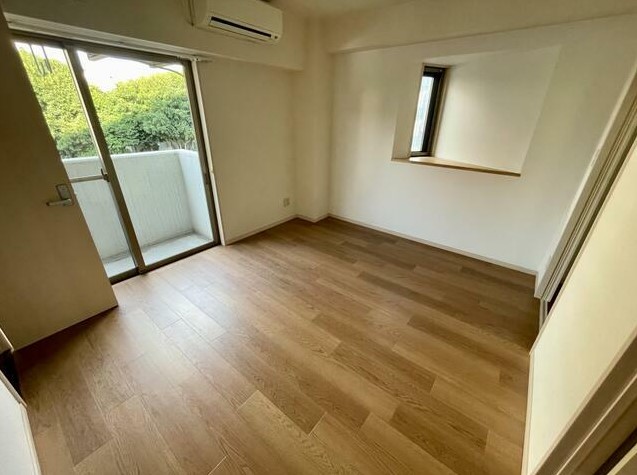 居室・リビング　退去前のため現況を優先します