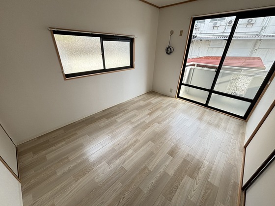 居室・リビング　※別号室の写真です。