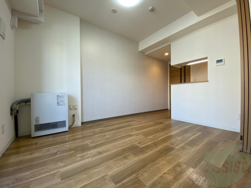 居室・リビング　８．４帖のＬＤＫです。広々として、きれいですね。