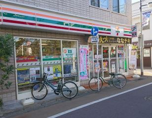 コンビニ　セブン－イレブン学芸大学駅西口店（コンビニ）まで268m