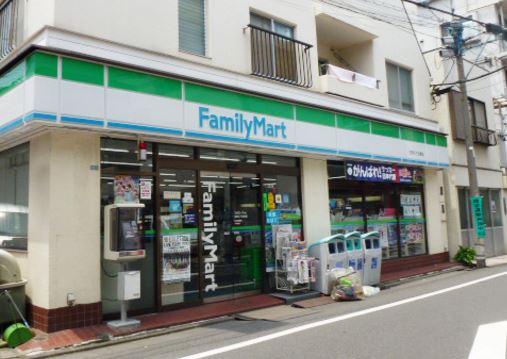 コンビニ　ファミリーマート佐野久下目黒店（コンビニ）まで181m