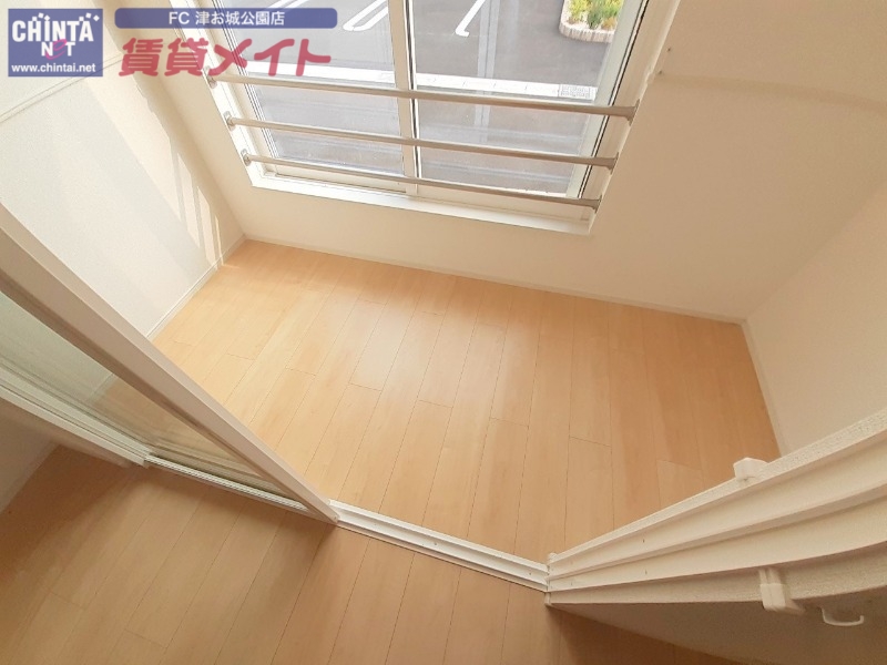 バルコニー　同タイプの部屋写真です。