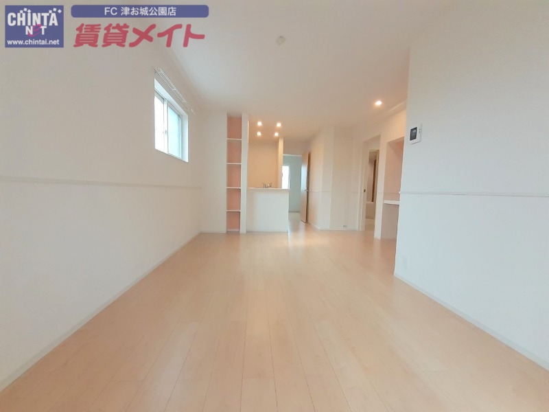 居室・リビング　同タイプの部屋写真です。