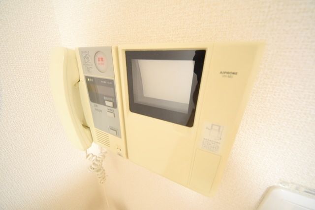 セキュリティ　★安心のモニター付きインターホンです★