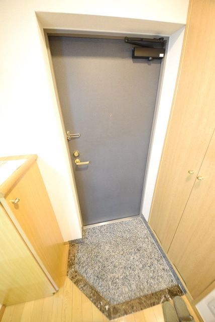 玄関　★下駄箱が大きいので靴が多くても安心です★