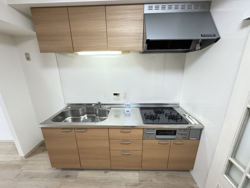 キッチン　システムキッチン　ガス3口コンロ　グリル付