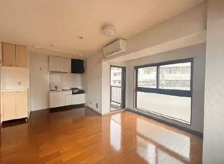 居室・リビング　こちらのリビングで趣味の時間をお楽しみください♪