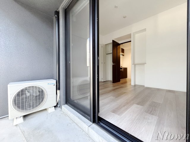 バルコニー　外からの目が気にならないバルコニーで洗濯物が干せます