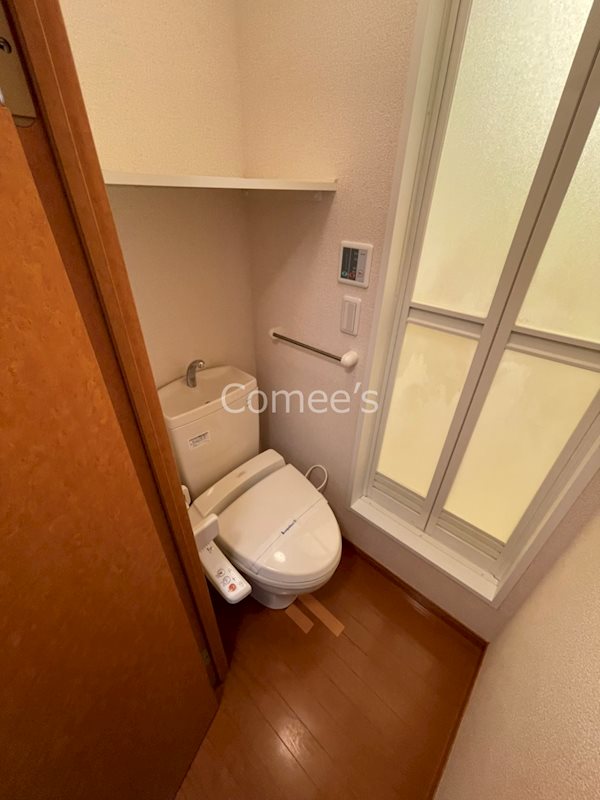 トイレ　温水洗浄便座