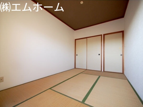 収納　和室6帖　押入れ付