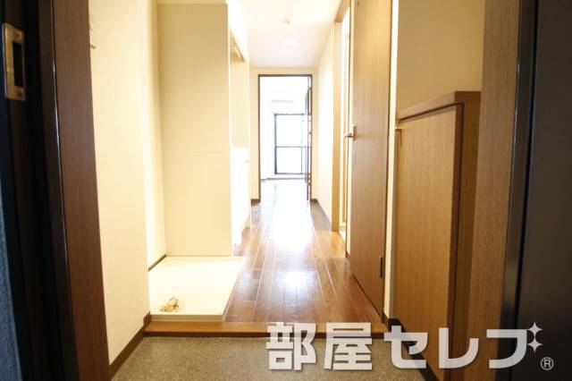 玄関　他号室の写真です。