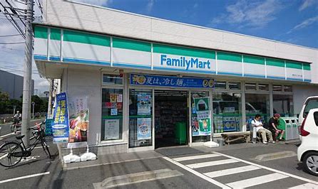 コンビニ　ファミリーマート 渋谷笹塚二丁目西店（コンビニ）まで260m