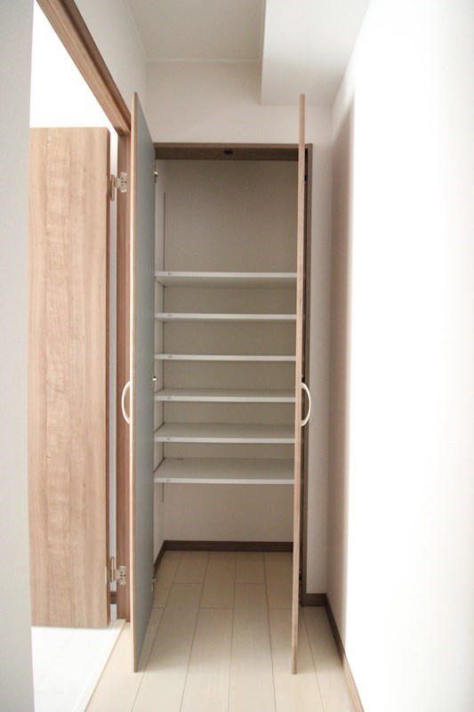 玄関　広々としたシューズボックス