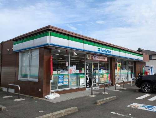コンビニ　ファミリーマート岐阜薮田店（コンビニ）まで425m