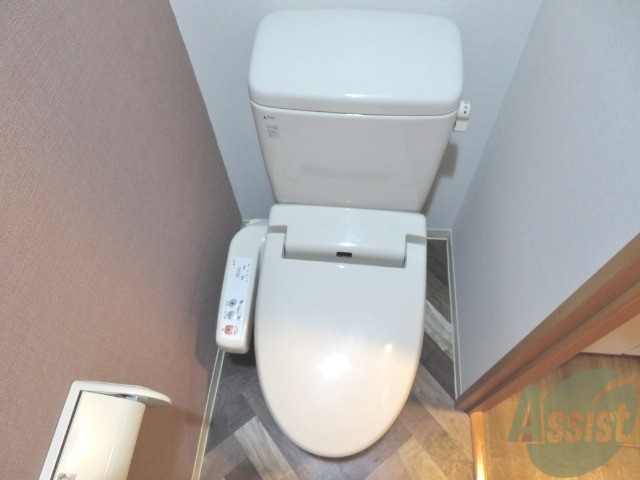 トイレ　こちらはトイレです。清潔感があり、安心して使用できます。