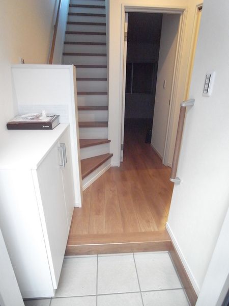 玄関　収納もある玄関です