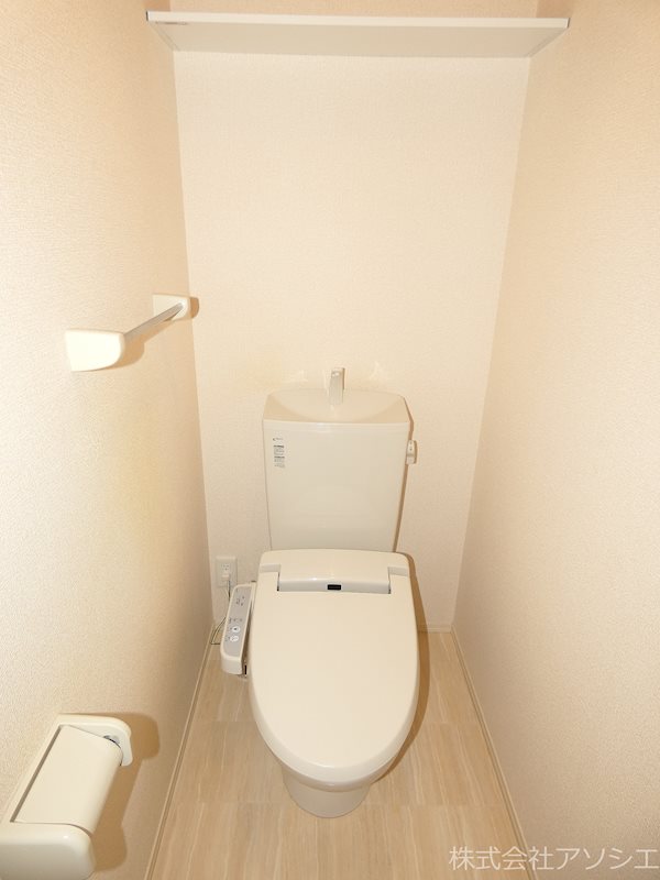 トイレ　ウォシュレット便座