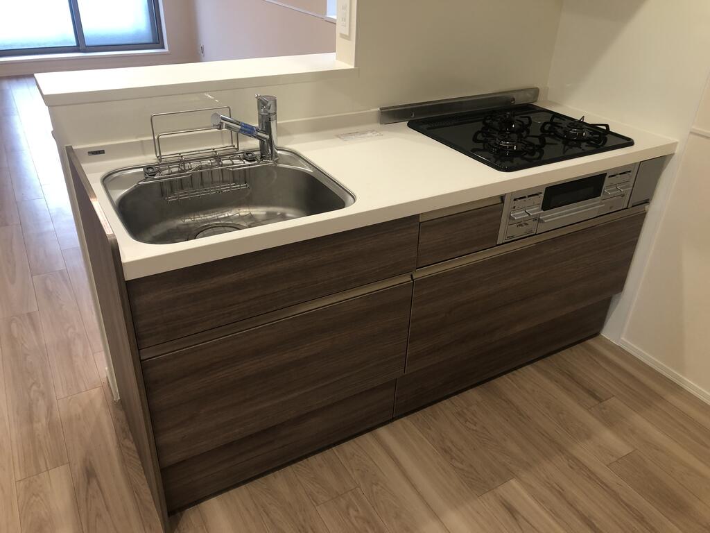 キッチン　※別号室の参考写真となります