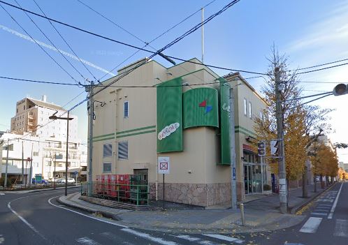 スーパー　しまむらストアー駅前店（スーパー）まで299m