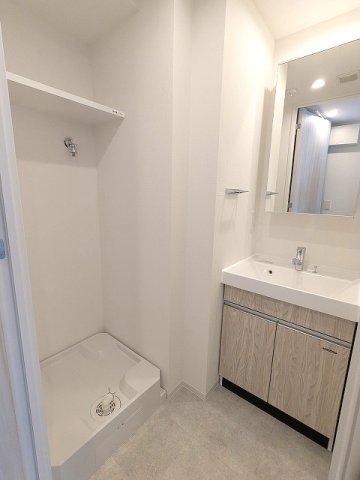 洗面設備　トイレと独立した独立洗面脱衣室、洗濯機置場は排水口のお手入れ