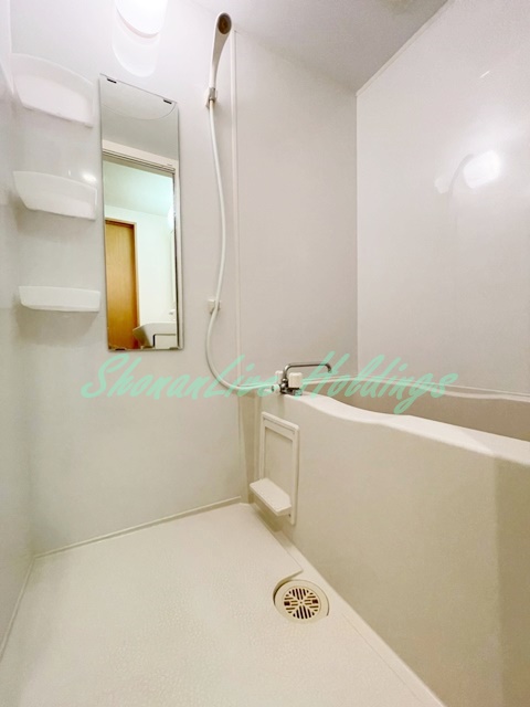 バス・シャワールーム　清潔感のあるお風呂です♪
