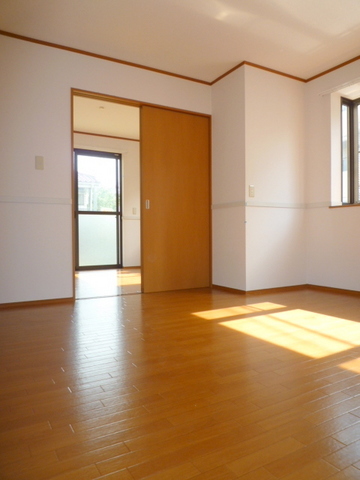 居室・リビング　★キレイなお部屋です★