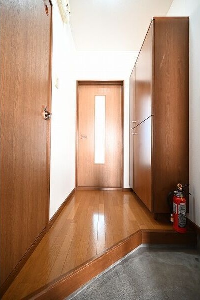 玄関　明るい玄関でお出迎え♪