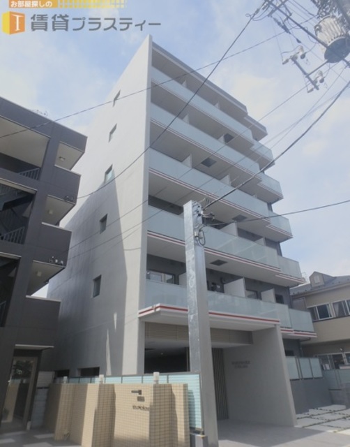 建物外観　重厚感あふれるマンション。