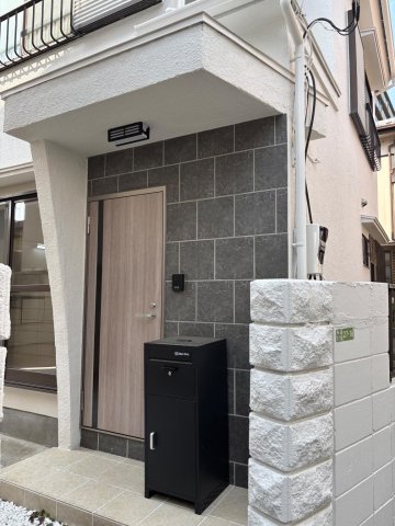 玄関　宅配ボックスあり