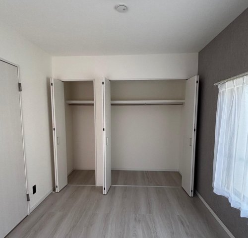 収納　奥行きがあり収納力のあるクローゼット